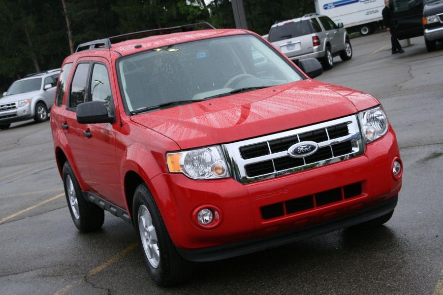  Ford Escape 2009 года  (фото 28 из 45)